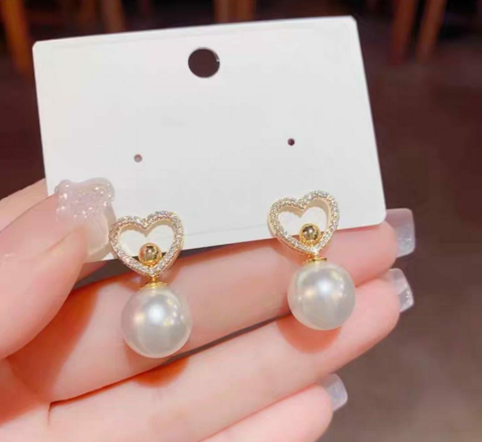 Gold dangle Earrings