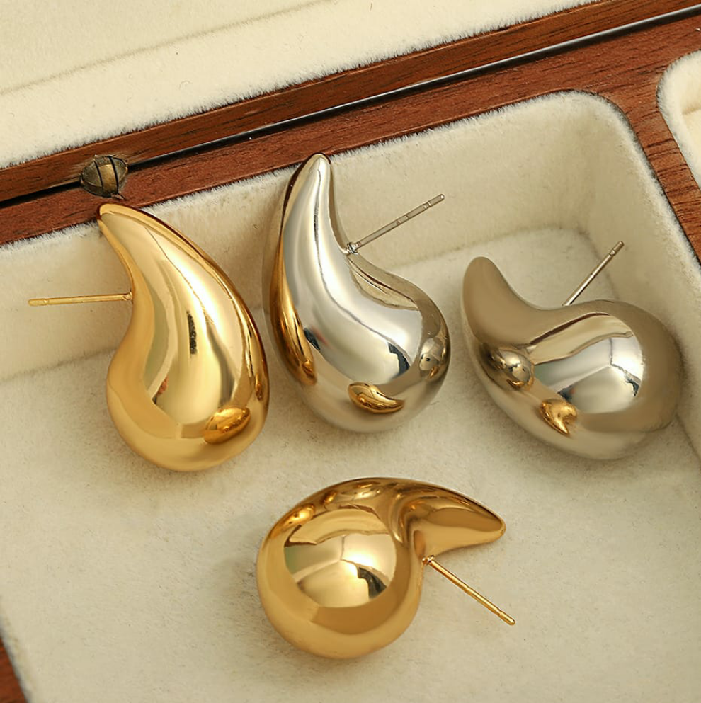 Gold dangle Earrings