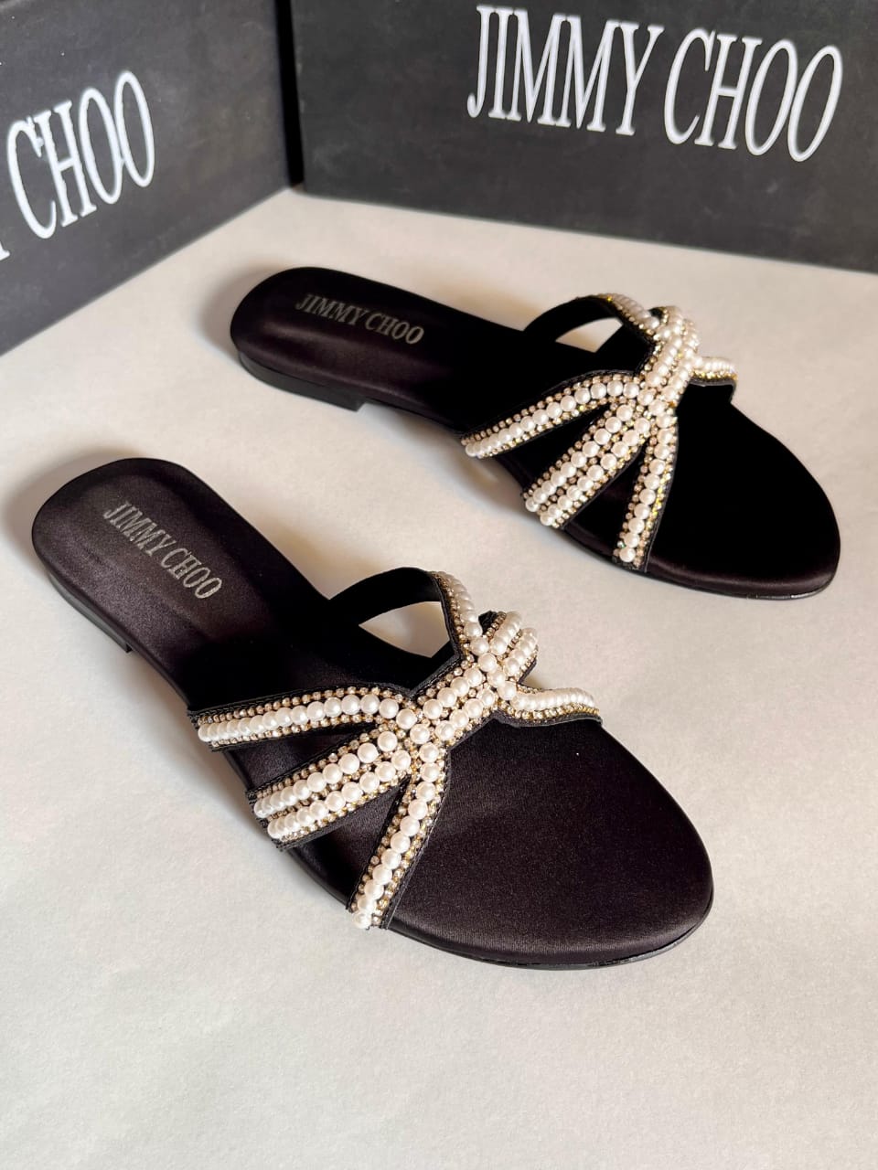 JIMMYCHOO PEARLS (FLAT)
with brand box