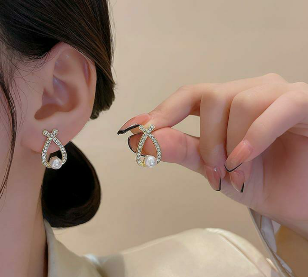 Gold dangle Earrings