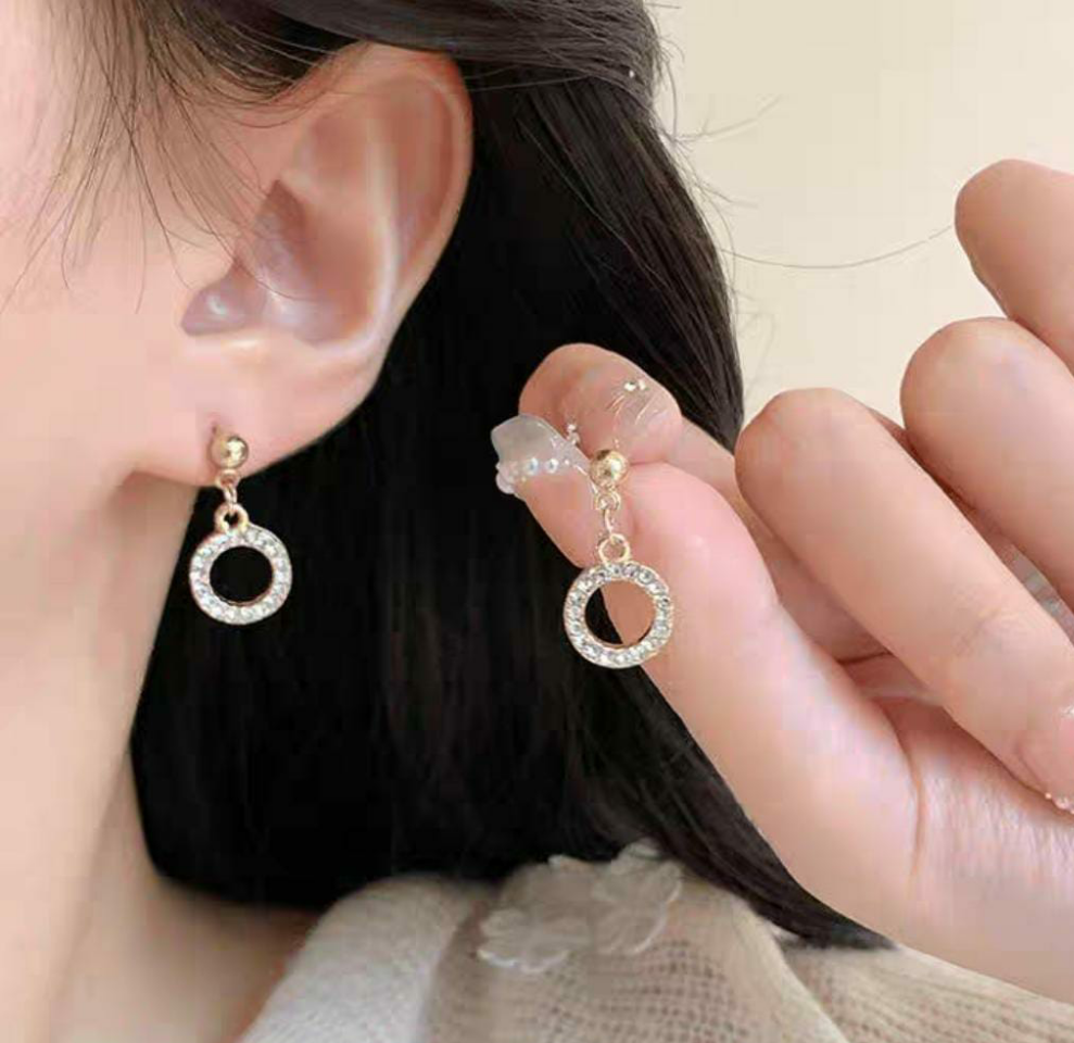 Gold dangle Earrings