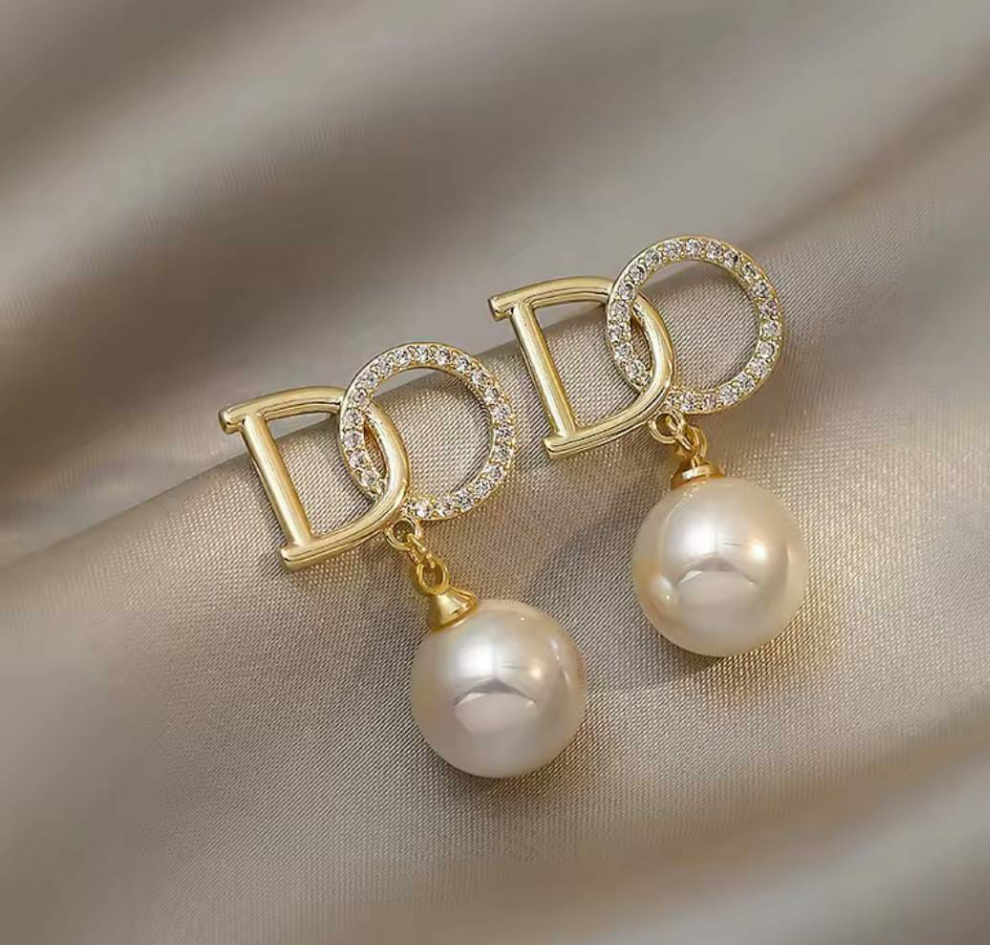 Gold dangle Earrings