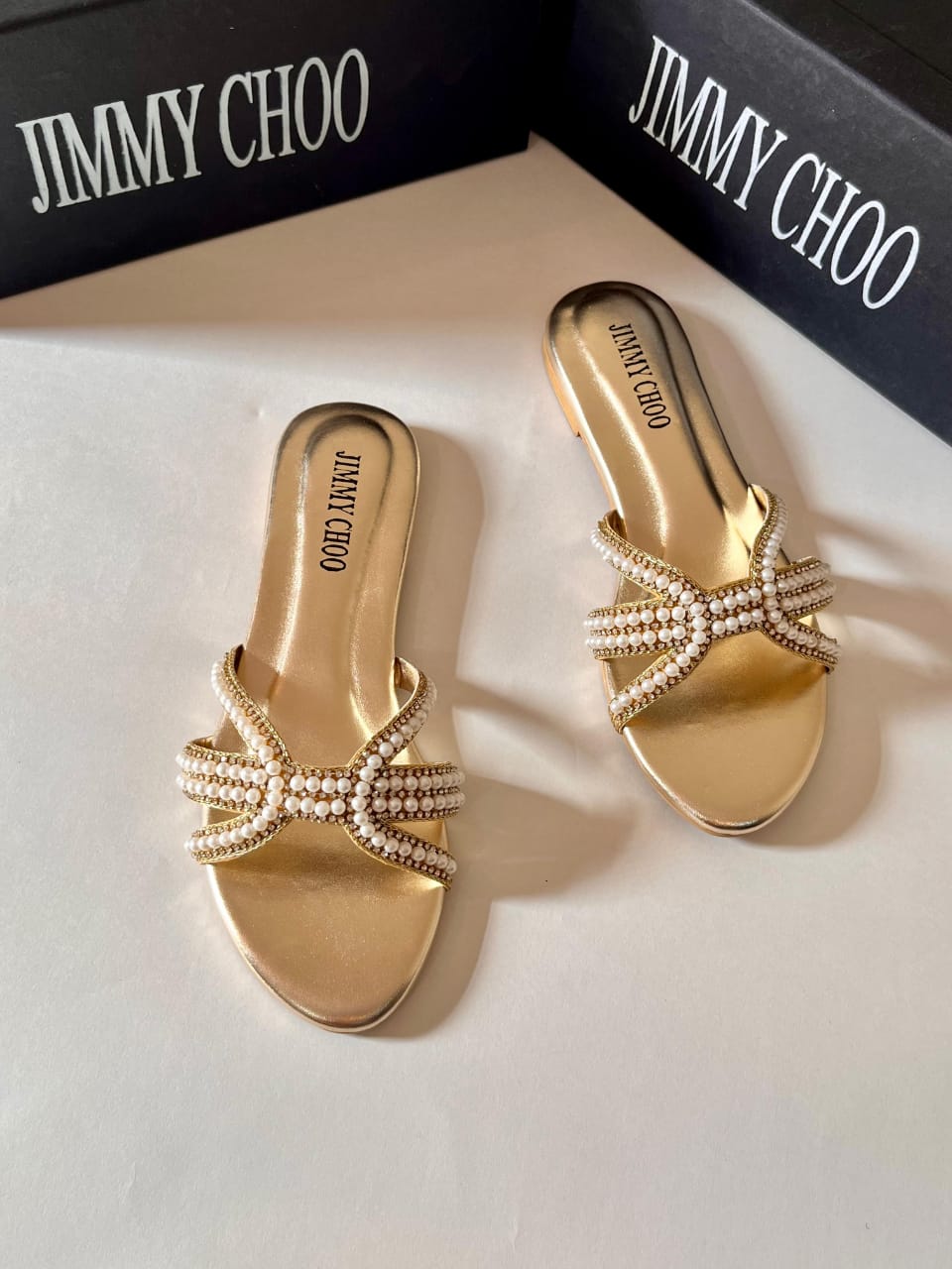 JIMMYCHOO PEARLS (FLAT)
with brand box